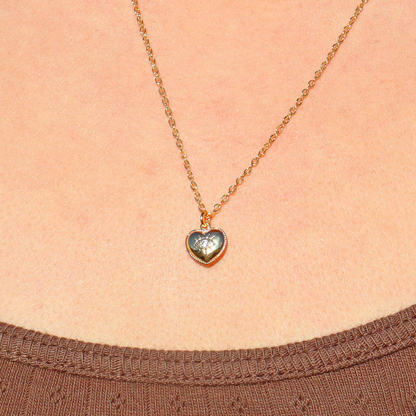 Personalized Heart-shaped Eye Devil's Eye Pendant Heart-shaped Necklace